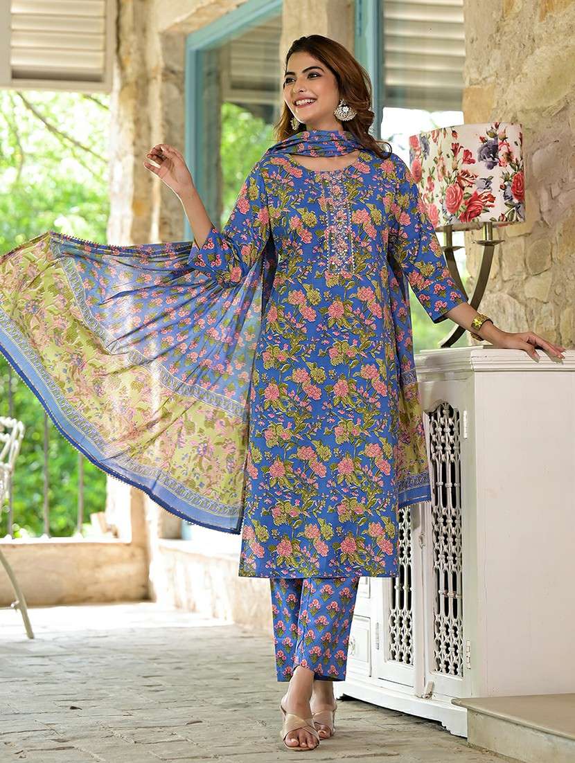 women three quarter sleeve kurta pant with dupatta set - 21454586 -  Standard Image - 2