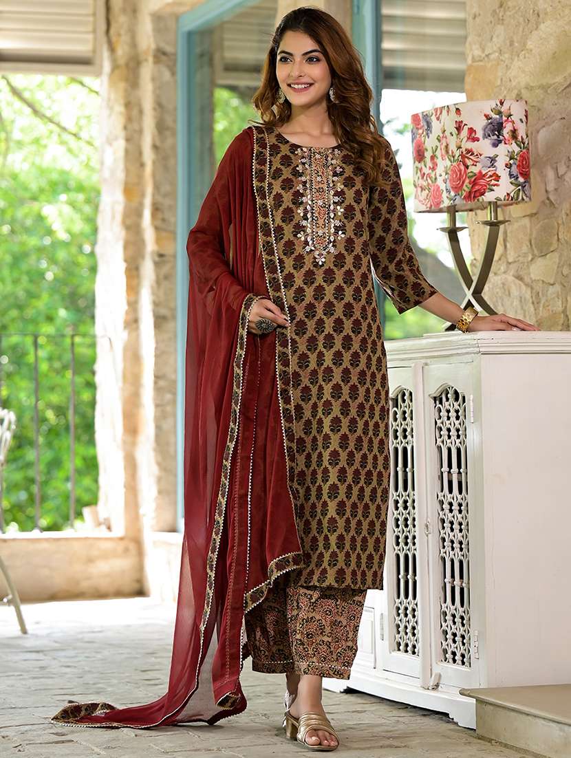 women three quarter sleeve kurta salwar with dupatta set