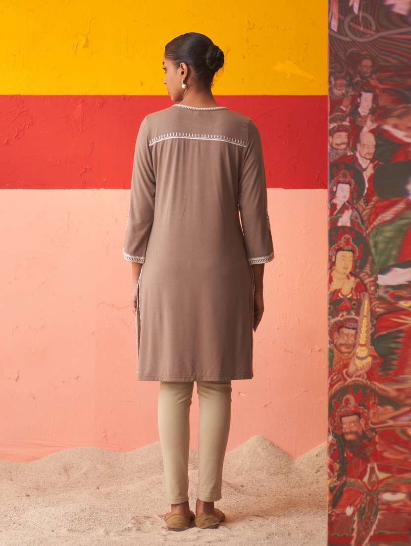 women notch neck embroidered woolen kurta - 21459248 - Standard Image - 2