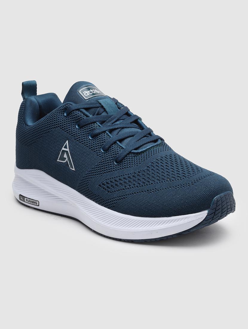 men lace up sports shoes - 21460440 - Standard Image - 2