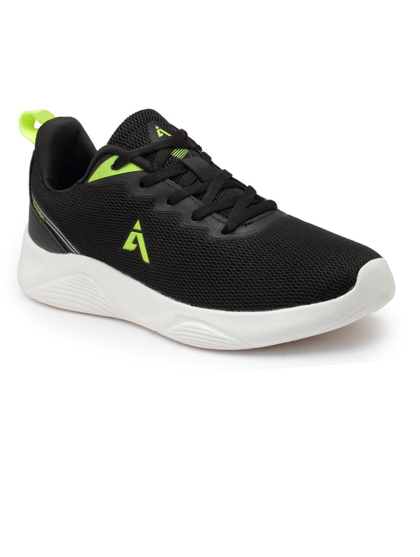 men lace up sports shoes - 21460492 - Standard Image - 2