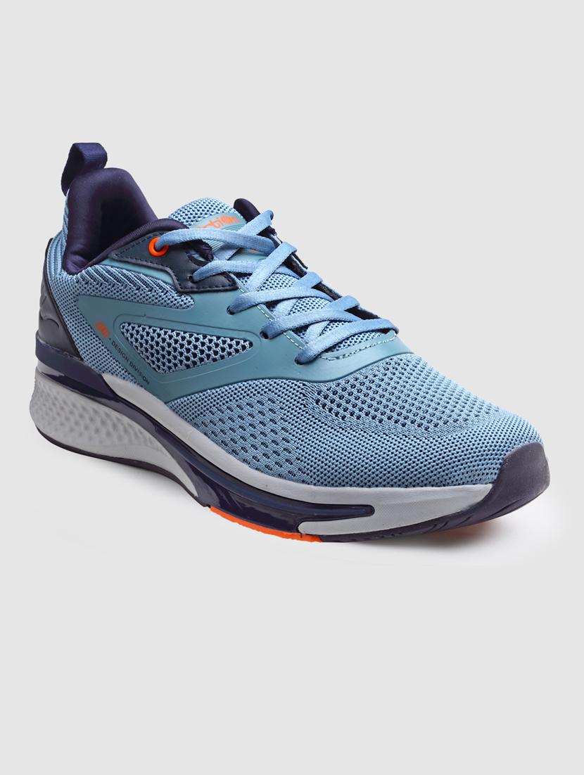 men lace up sports shoes - 21460506 - Standard Image - 2