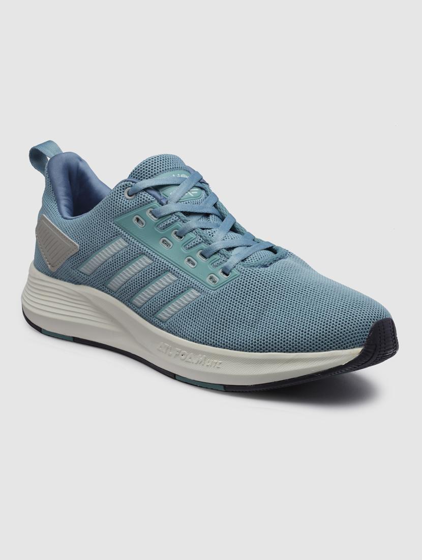 men lace up sports shoes - 21460530 - Standard Image - 2