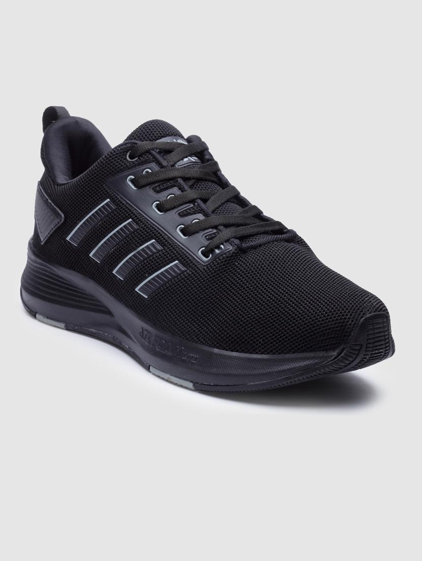 men lace up sports shoes - 21460531 - Standard Image - 2