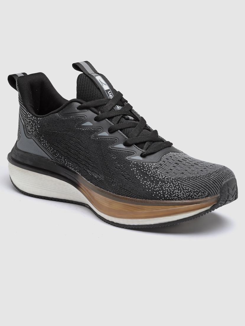 men lace up sports shoes - 21460797 - Standard Image - 2