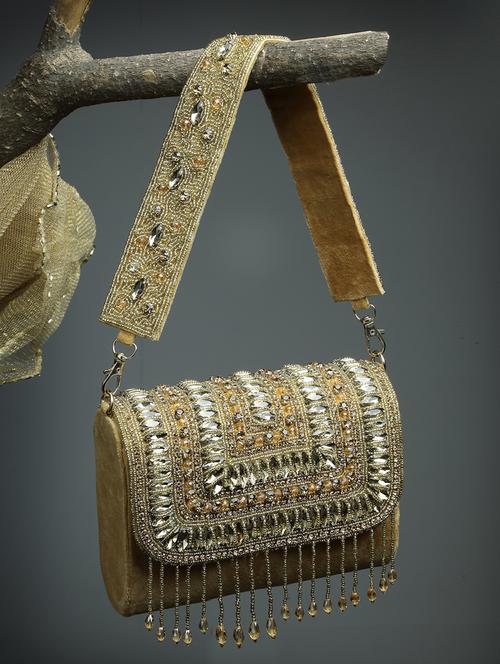 women embellished  fold over clutch - 21463448 -  Standard Image - 0