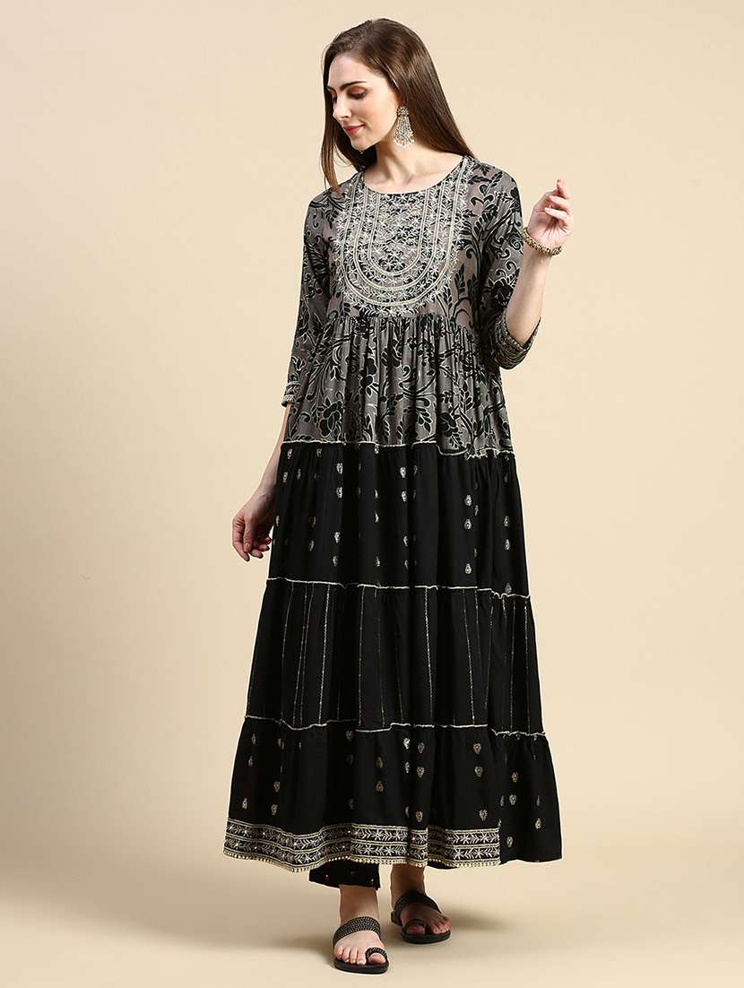 women three quarter sleeve anarkali kurta