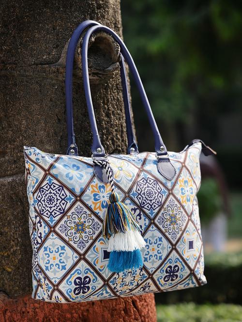 women pu printed handbag - 21466973 -  Standard Image - 0