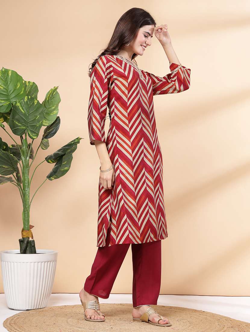 women maroon chevron printed kurta pant set - 21468622 -  Standard Image - 2