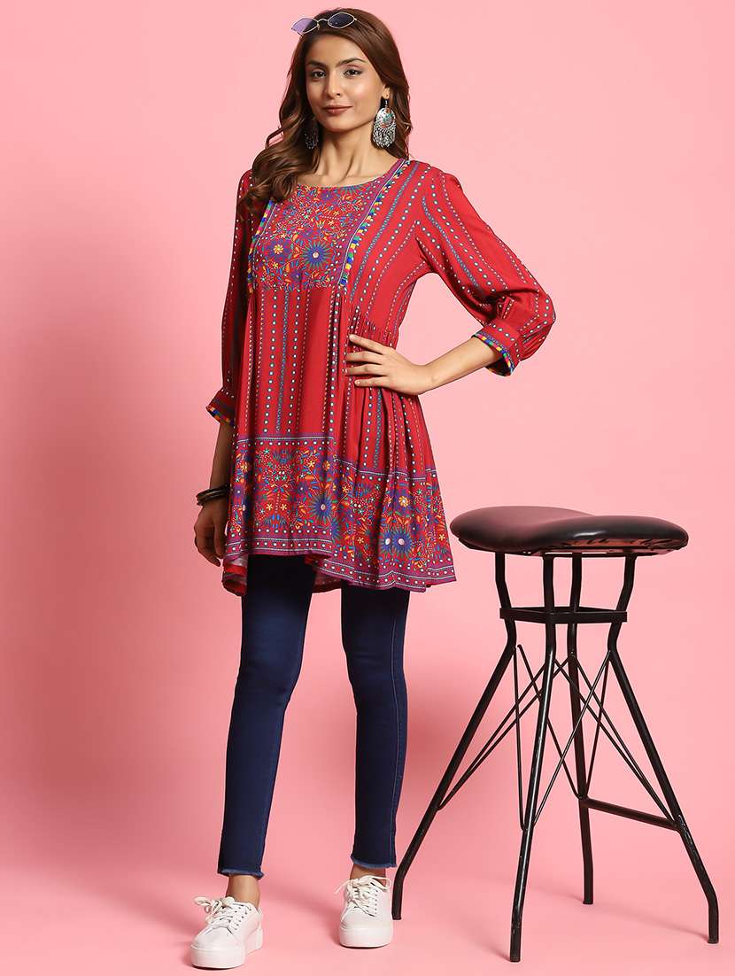 women printed three quarter sleeves tunic