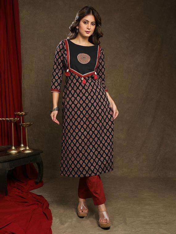 women three quarter sleeve straight kurta