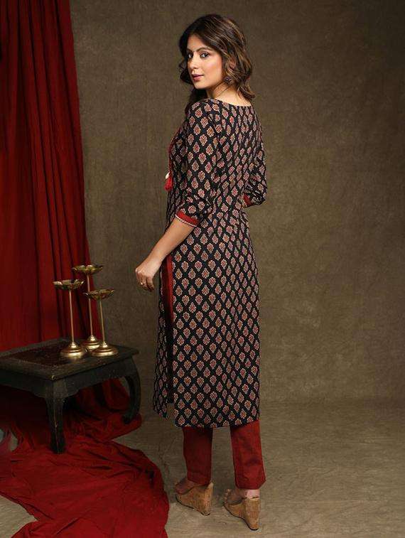 women three quarter sleeve straight kurta - 21482203 -  Standard Image - 2