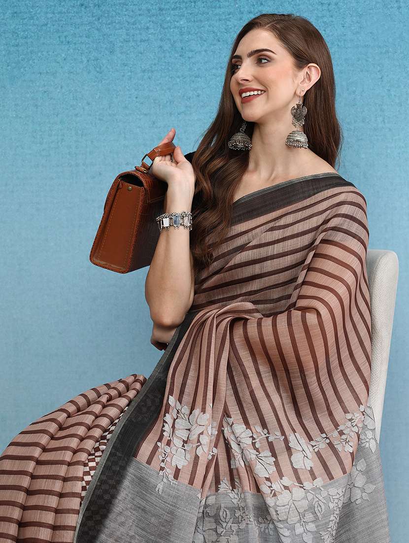 women self-designed handloom saree  - 21485762 -  Standard Image - 2