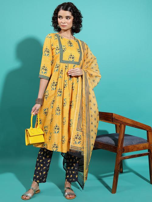 women floral kurta pant set with dupatta - 21486433 - Standard Image - 0