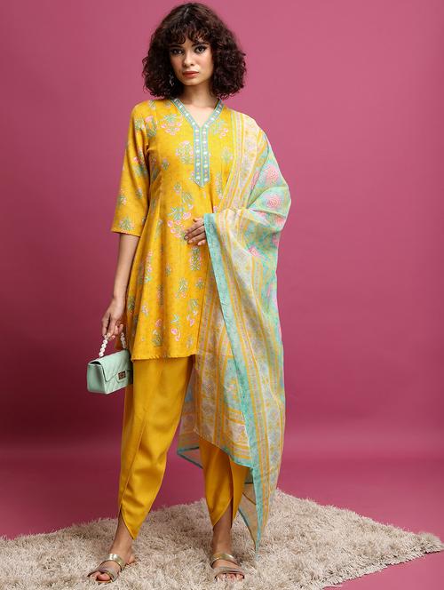 women floral dhoti kurta set with dupatta - 21486459 - Standard Image - 0
