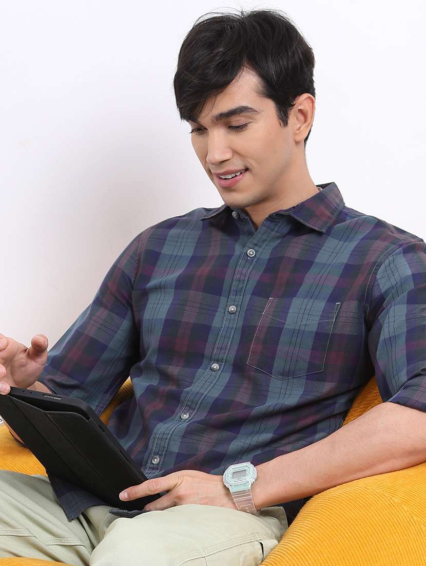 men long sleeved checkered casual shirt - 21486945 -  Standard Image - 2