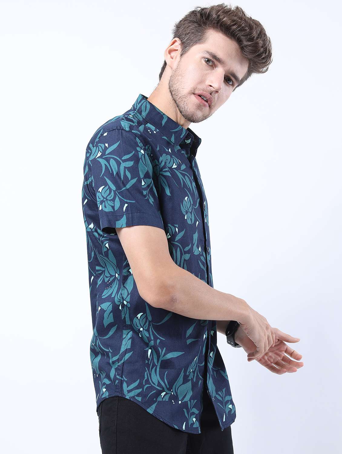 men short sleeved printed casual shirt - 21487164 -  Standard Image - 2