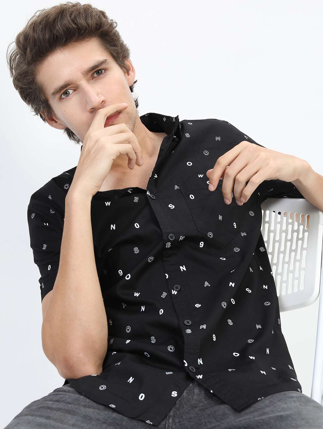 men collared short sleeves casual shirt - 21487181 -  Standard Image - 2