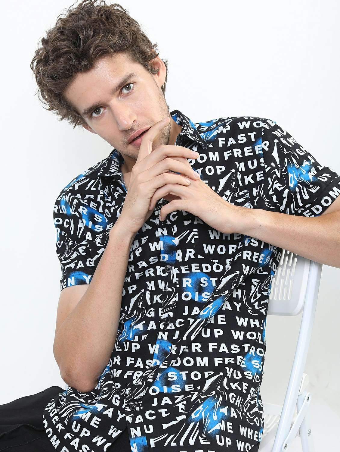 men collared short sleeves casual shirt - 21487248 -  Standard Image - 2