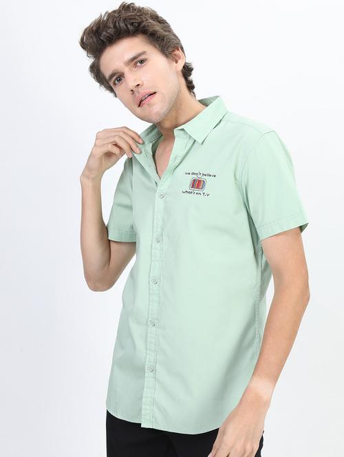 men collared short sleeves casual shirt - 21487252 - Standard Image - 0