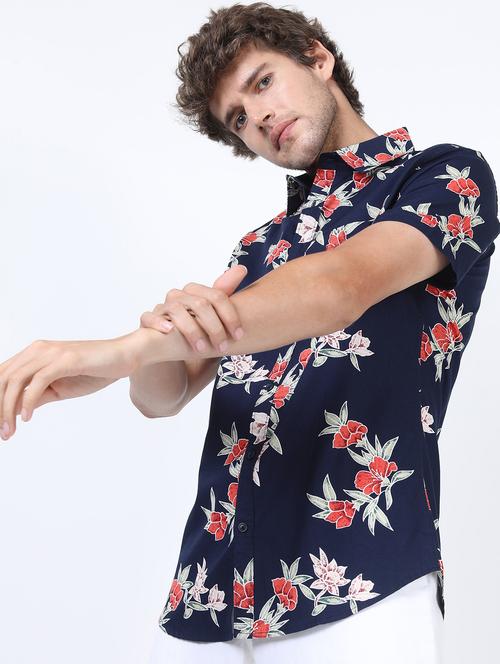 men collared short sleeves casual shirt - 21487266 - Standard Image - 0