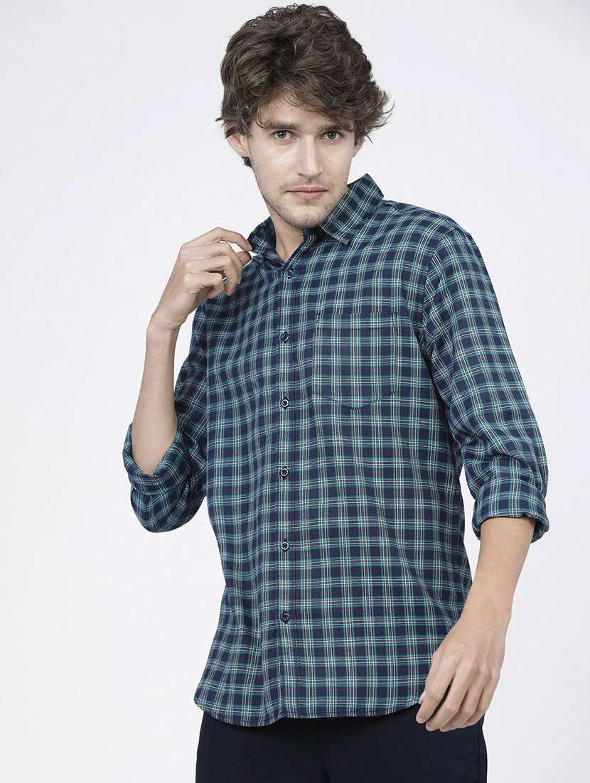 men collared checks casual shirt
