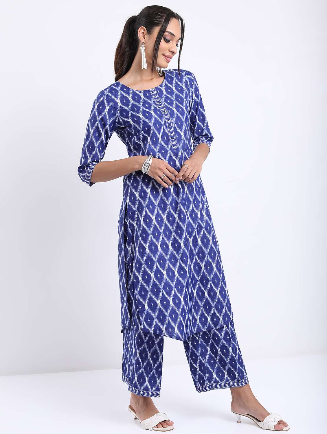 women ikat printed kurta palazzo set with dupatta - 21488143 - Standard Image - 2