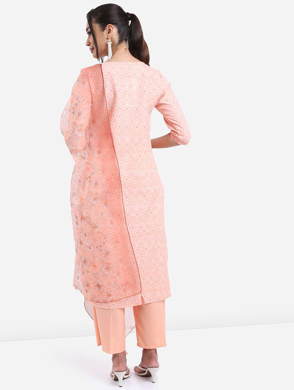 women peach printed kurta palazzo set with dupatta - 21488152 -  Standard Image - 2