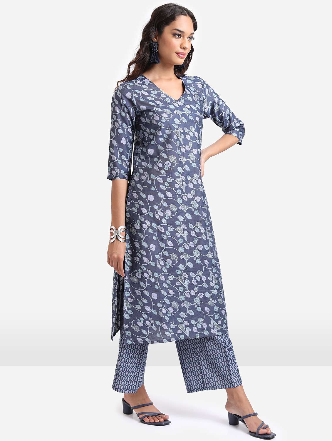 women three quarter sleeve kurta pant with dupatta set - 21488156 -  Standard Image - 2