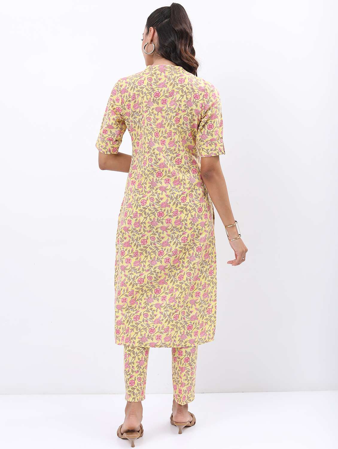 women yellow floral printed kurta pant set - 21488197 - Standard Image - 2