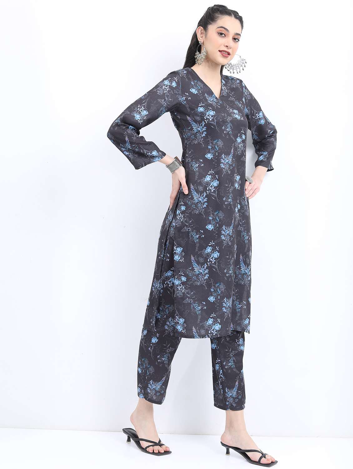 women blue floral printed kurta pant set - 21488264 - Standard Image - 2