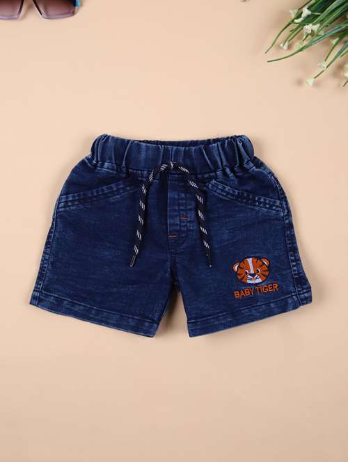 boys solid mid rise shorts