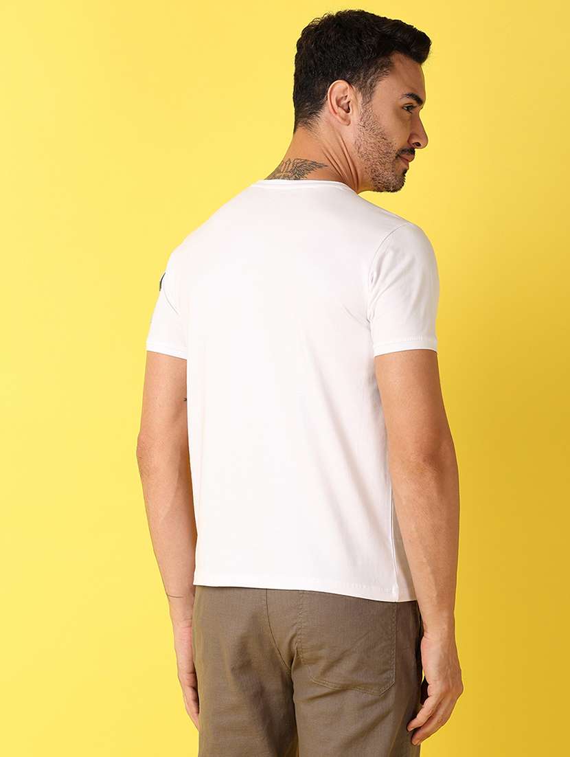 men chest print round neck short sleeve t-shirt - 21490522 -  Standard Image - 2