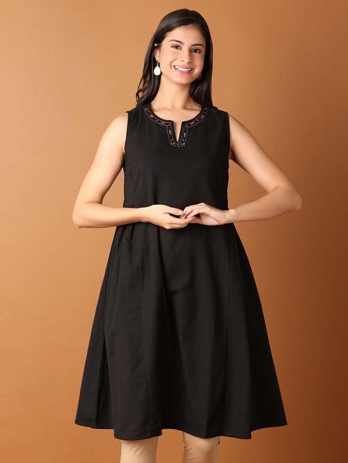 women black solid a-line kurta - 21492331 -  Standard Image - 0