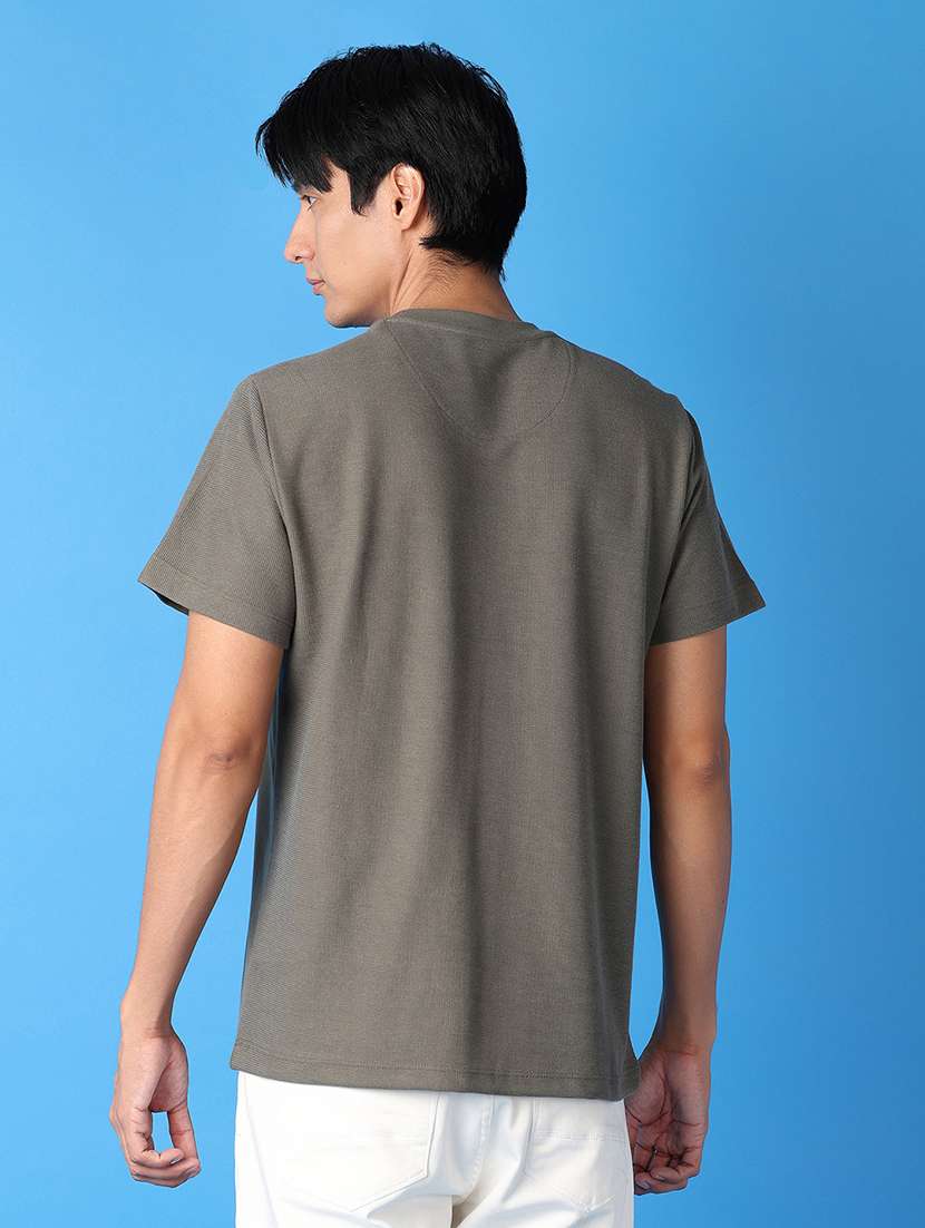men round neck chest printed t-shirt - 21492350 - Standard Image - 2
