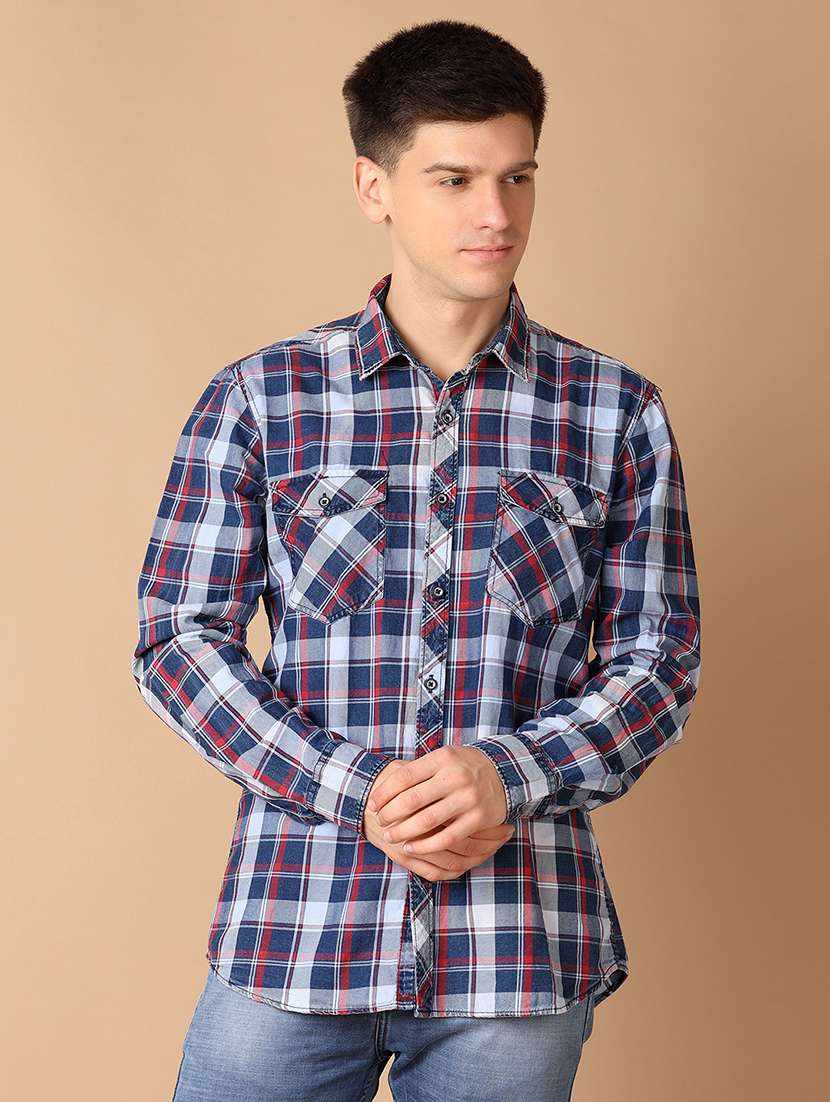 men collared checks casual shirt