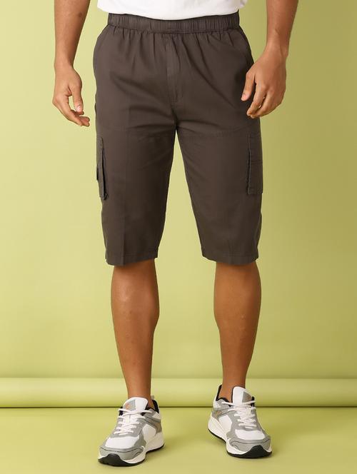 men solid three fourths - 21494462 -  Standard Image - 0