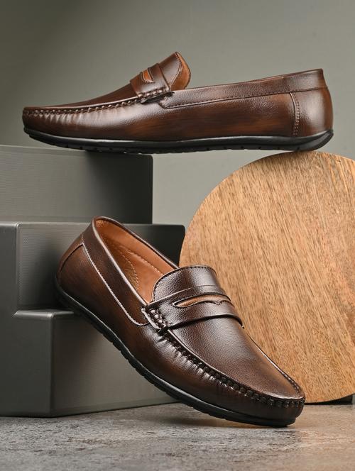 men slip on casual loafers - 21494885 -  Standard Image - 0