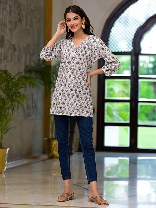women white cotton printed straight kurti - 21496680 - Standard Image - 0