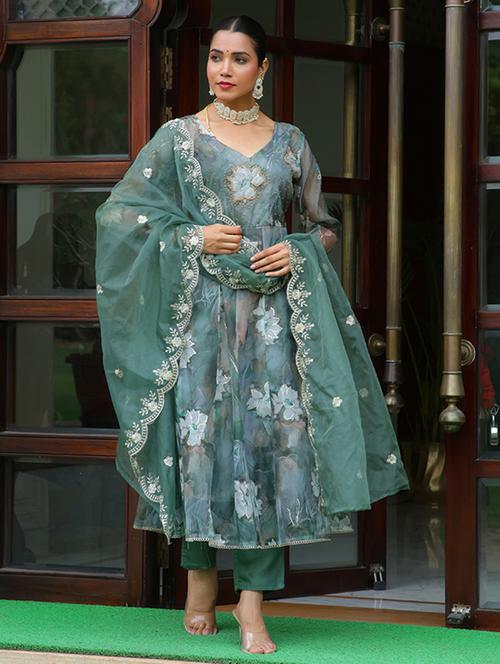 women three quarter sleeve kurta pant with dupatta set - 21497429 - Standard Image - 0
