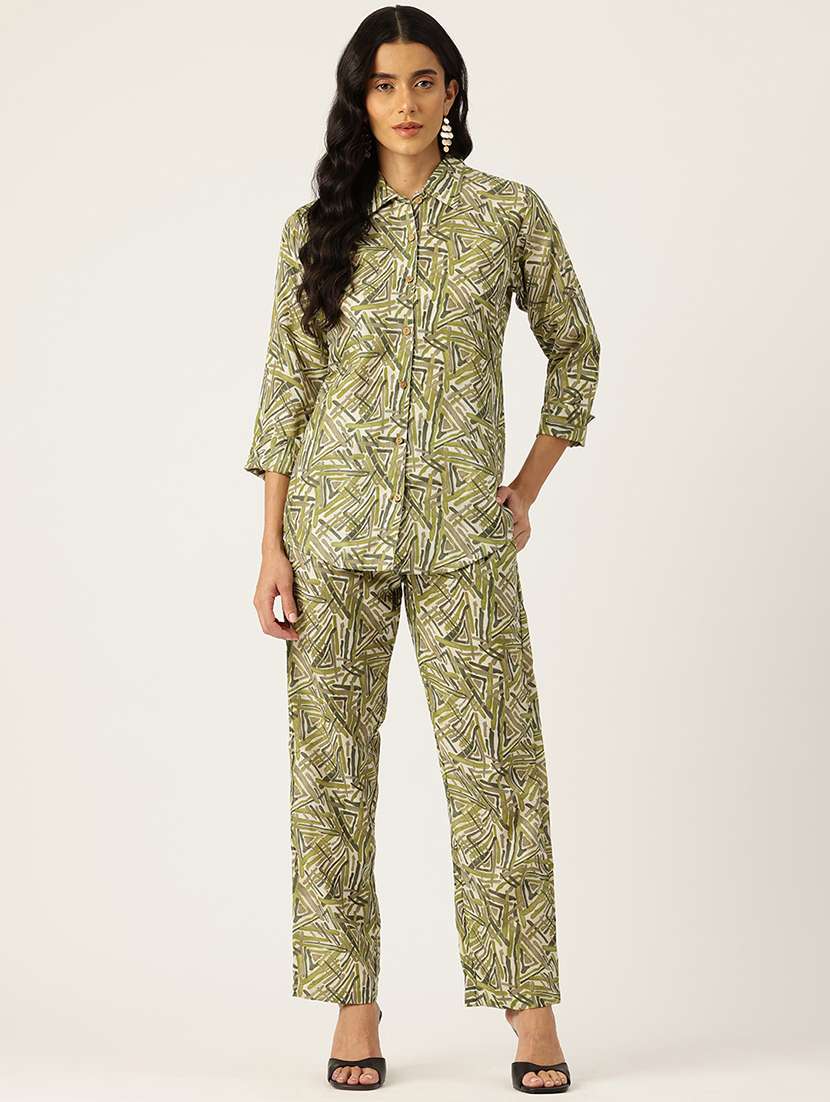 women collared printed top and palazzos co-ord set