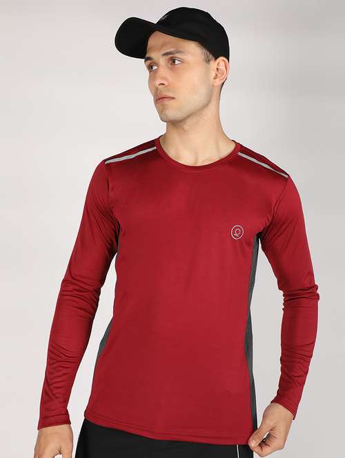 red polyester tshirt - 21498264 - Standard Image - 0