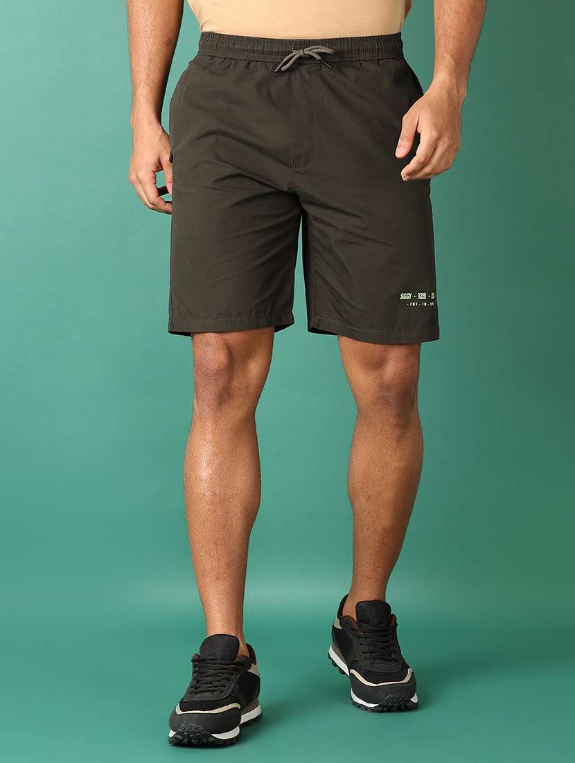 men olive solid shorts