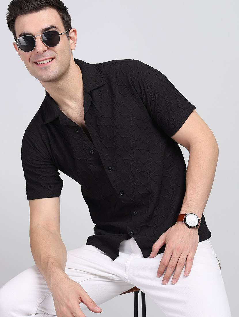 men textured short sleeve casual shirt