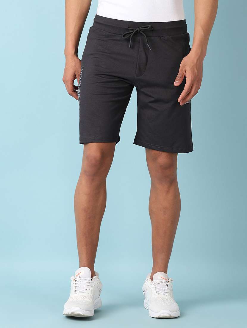 men solid mid rise relaxed fit short - 21501832 -  Zoom Image - 0