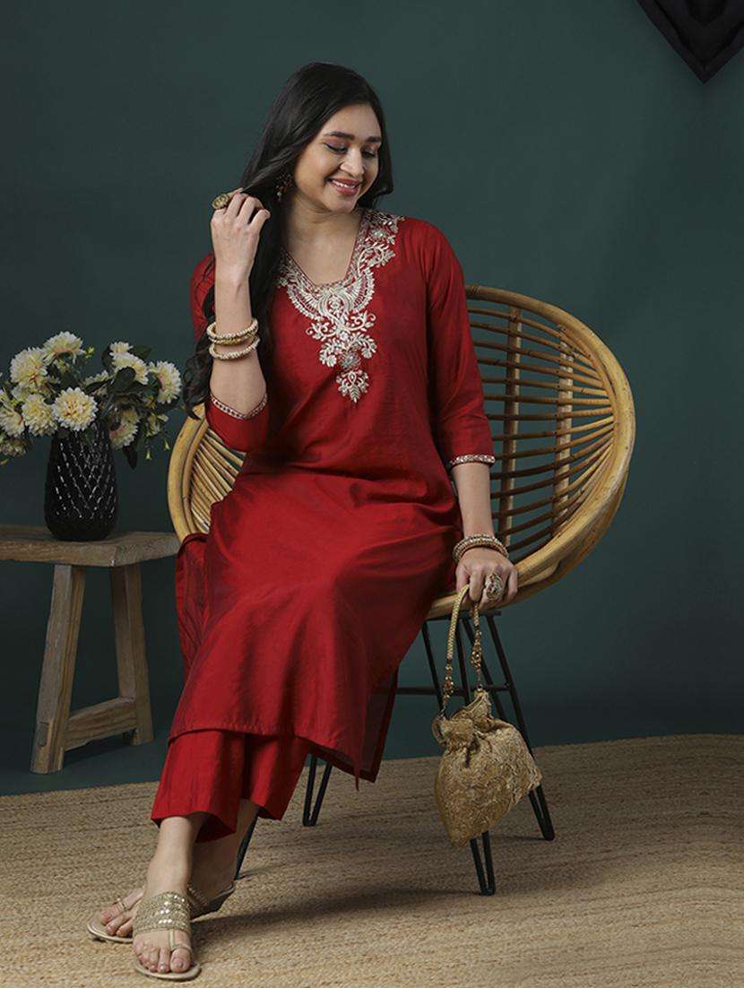 women's maroon zari embroidered v-neck straight kurta & elasticated pants festive set - 21504045 -  Standard Image - 2