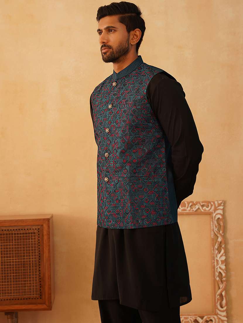 men embroidered kurta pyjama with jacket ethnic wear set - 21505307 - Standard Image - 2