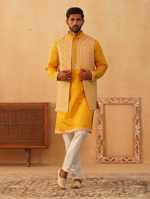 men embroidered kurta pyjama with jacket ethnic wear set - 21505318 - Standard Image - 0