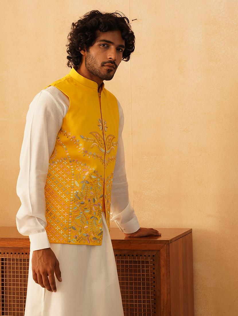men embroidered kurta pyjama with jacket ethnic wear set - 21505331 - Standard Image - 2