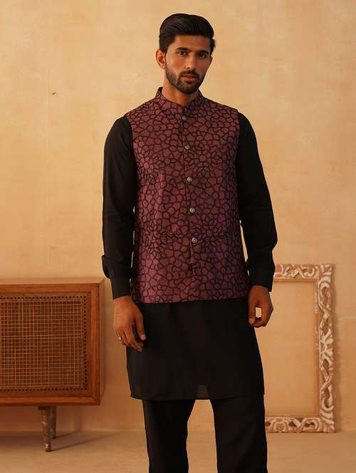 men embroidered kurta pyjama with jacket ethnic wear set - 21505342 - Standard Image - 0